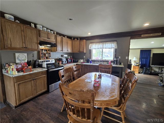 12376 Maple Ridge Road, Shelby, NY 14103