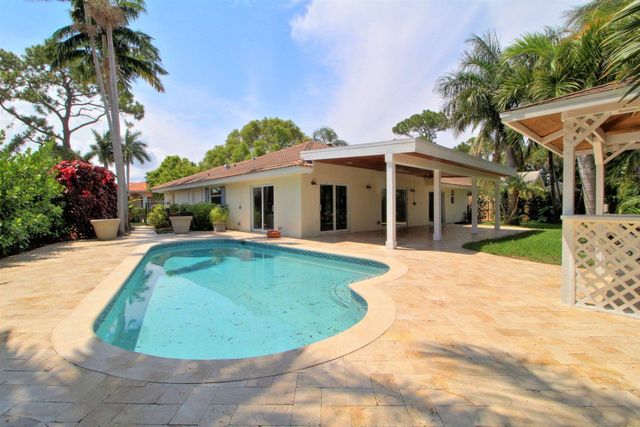 949 GREENSWARD Lane, Delray Beach, FL 33445