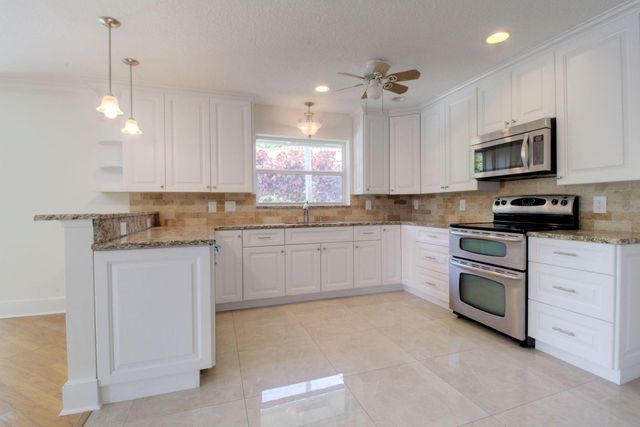 949 GREENSWARD Lane, Delray Beach, FL 33445