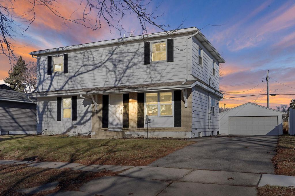 1926 88th STREET, Kenosha, WI 53143