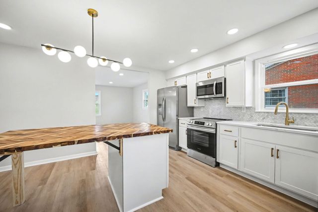 4537 Mandeville Way, Lexington, KY 40515