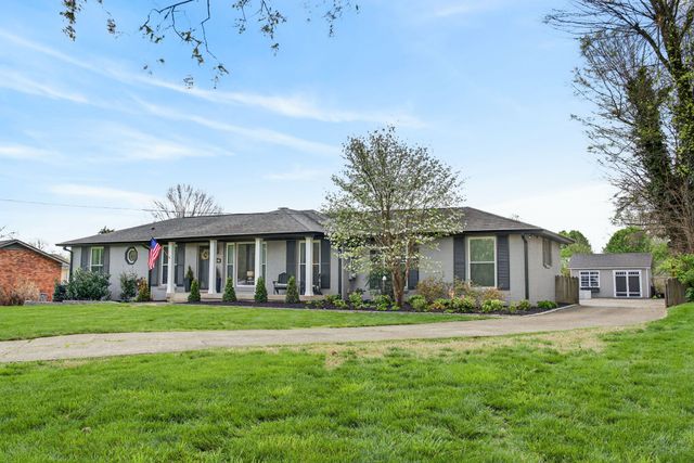 128 East Dr, Hendersonville, TN 37075