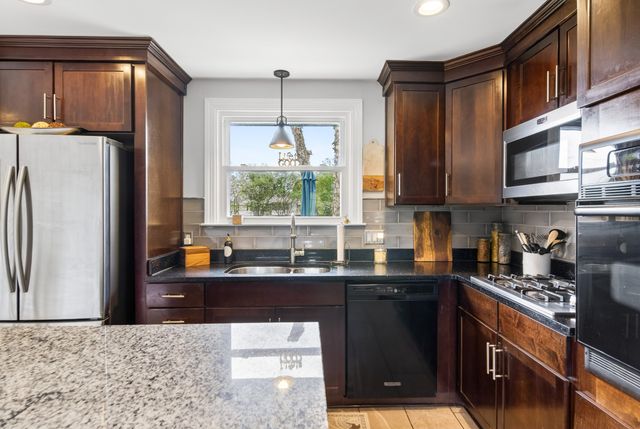 128 East Dr, Hendersonville, TN 37075