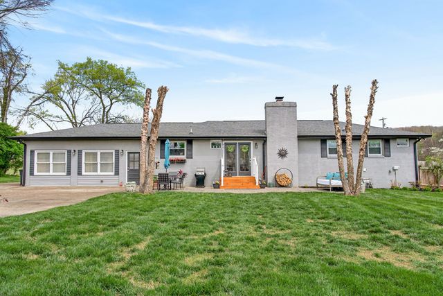 128 East Dr, Hendersonville, TN 37075