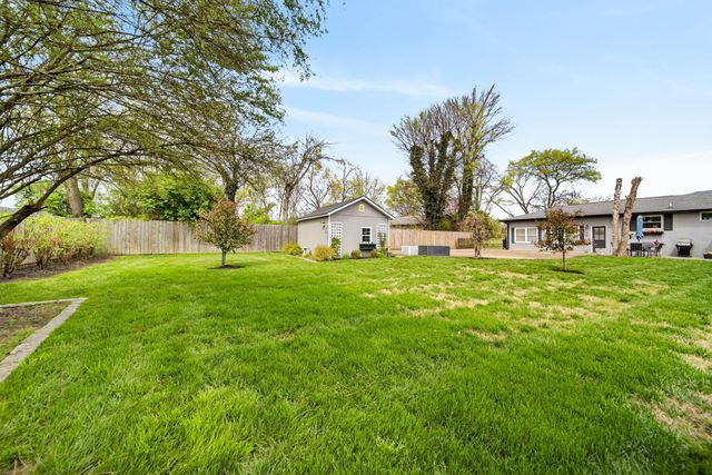 128 East Dr, Hendersonville, TN 37075