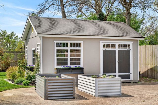 128 East Dr, Hendersonville, TN 37075