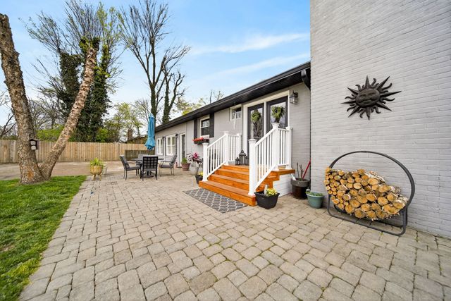 128 East Dr, Hendersonville, TN 37075