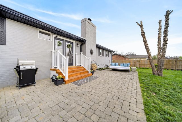 128 East Dr, Hendersonville, TN 37075