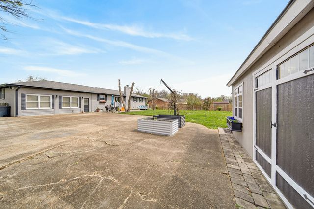 128 East Dr, Hendersonville, TN 37075