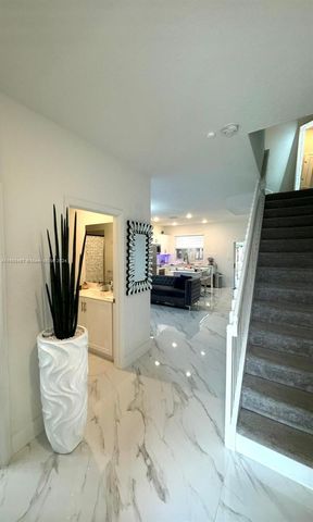 1856 SE 26th Rd 1856, Homestead, FL 33035