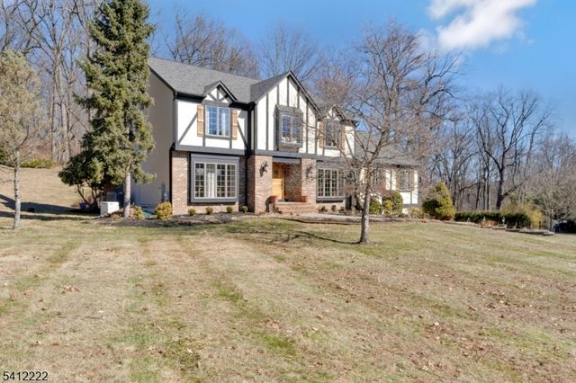 102 Hoffman Ln, Bethlehem Twp., NJ 08826