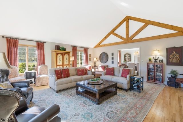 102 Hoffman Ln, Bethlehem Twp., NJ 08826