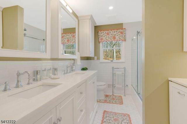 102 Hoffman Ln, Bethlehem Twp., NJ 08826