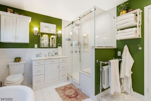 102 Hoffman Ln, Bethlehem Twp., NJ 08826