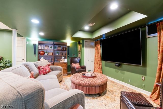 102 Hoffman Ln, Bethlehem Twp., NJ 08826