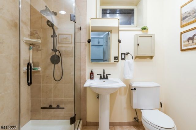 102 Hoffman Ln, Bethlehem Twp., NJ 08826