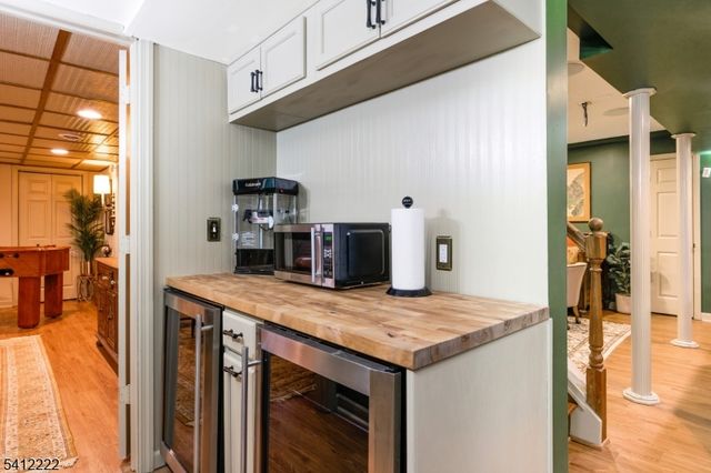 102 Hoffman Ln, Bethlehem Twp., NJ 08826