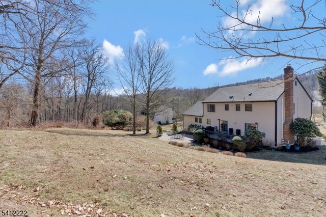 102 Hoffman Ln, Bethlehem Twp., NJ 08826