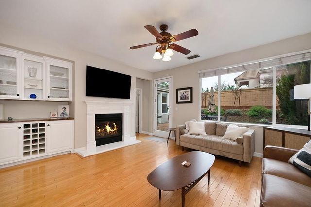 3789 Gresham Ln, Sacramento, CA 95835