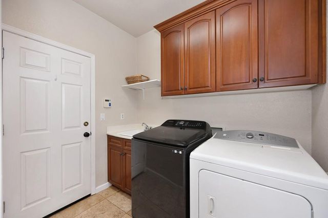 3789 Gresham Ln, Sacramento, CA 95835