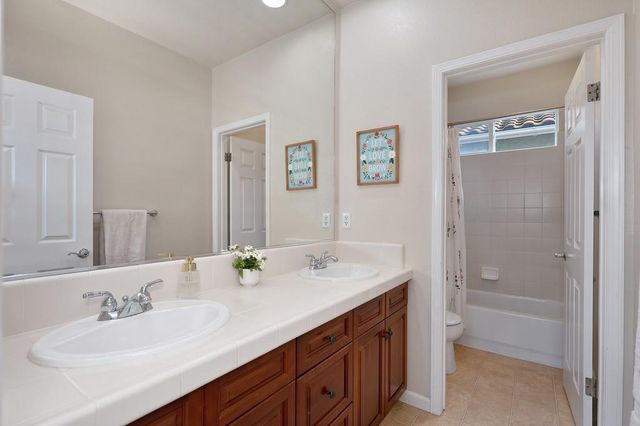 3789 Gresham Ln, Sacramento, CA 95835