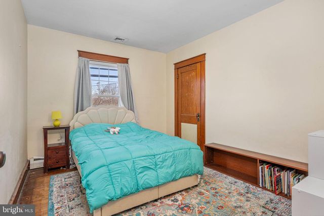 19 E 2ND AVE, Lititz, PA 17543