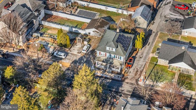 19 E 2ND AVE, Lititz, PA 17543