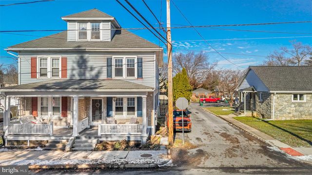 19 E 2ND AVE, Lititz, PA 17543