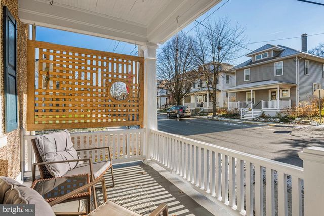 19 E 2ND AVE, Lititz, PA 17543