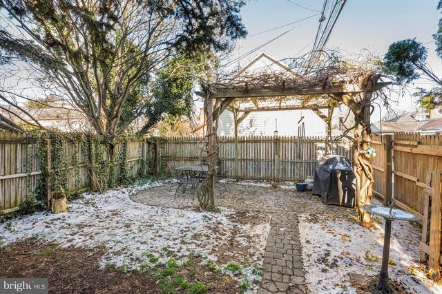 19 E 2ND AVE, Lititz, PA 17543