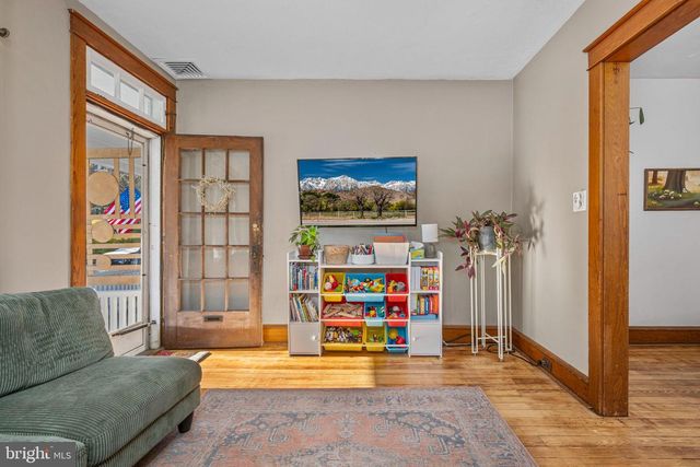 19 E 2ND AVE, Lititz, PA 17543