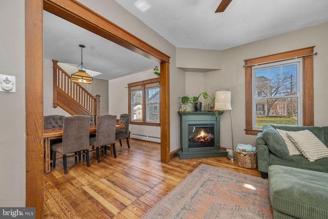 19 E 2ND AVE, Lititz, PA 17543