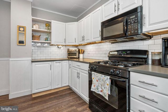 19 E 2ND AVE, Lititz, PA 17543