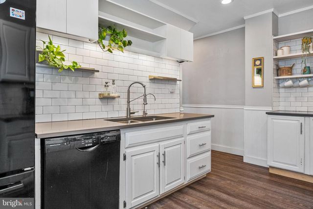 19 E 2ND AVE, Lititz, PA 17543