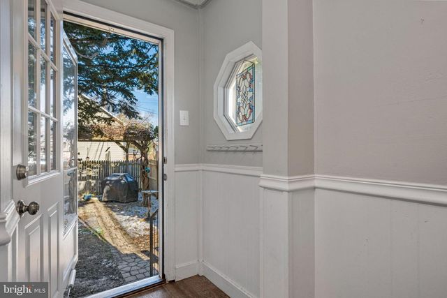 19 E 2ND AVE, Lititz, PA 17543