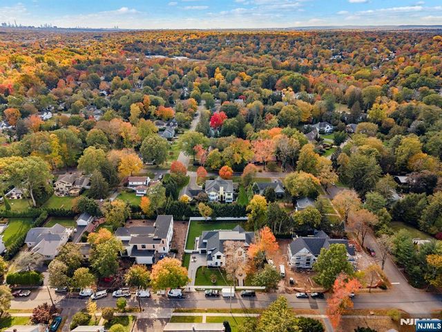 7 Central Avenue, Demarest, NJ 07627