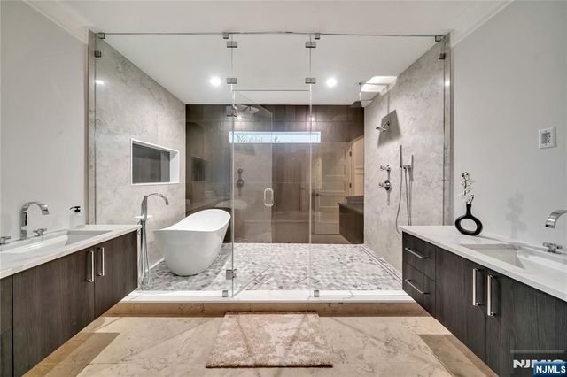 7 Central Avenue, Demarest, NJ 07627