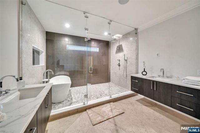 7 Central Avenue, Demarest, NJ 07627