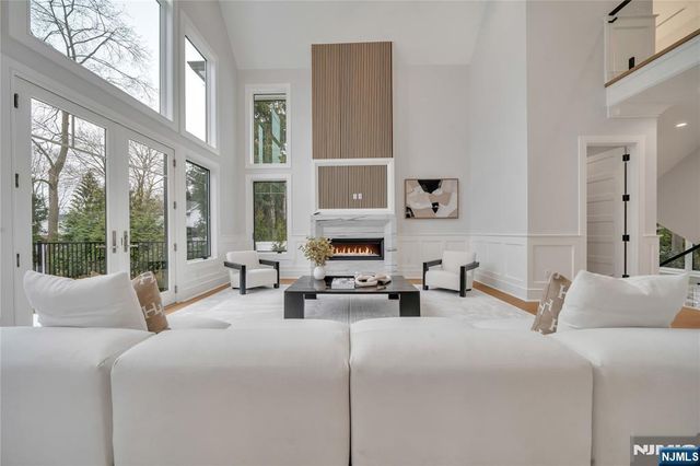 7 Central Avenue, Demarest, NJ 07627