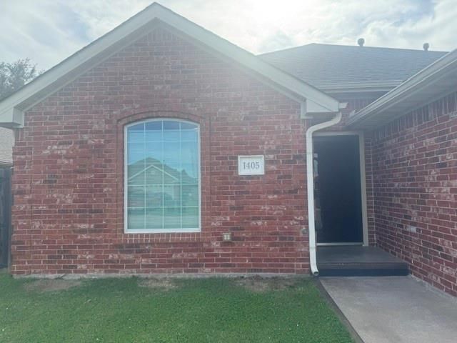 1405 Sunrise Drive, Moore, OK 73160