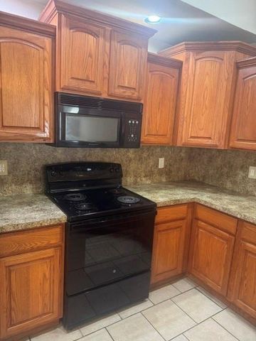 1405 Sunrise Drive, Moore, OK 73160
