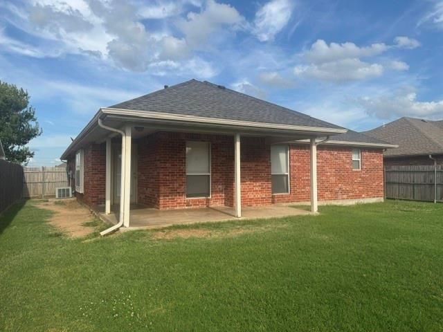 1405 Sunrise Drive, Moore, OK 73160