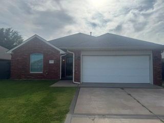 1405 Sunrise Drive, Moore, OK 73160
