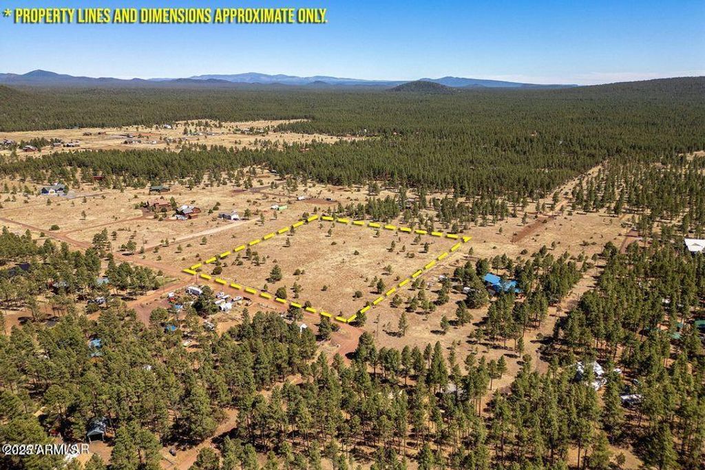 Image 1 of property listing at 9321 MOUNTAIN MEADOW Lane -, Lakeside, AZ 85929