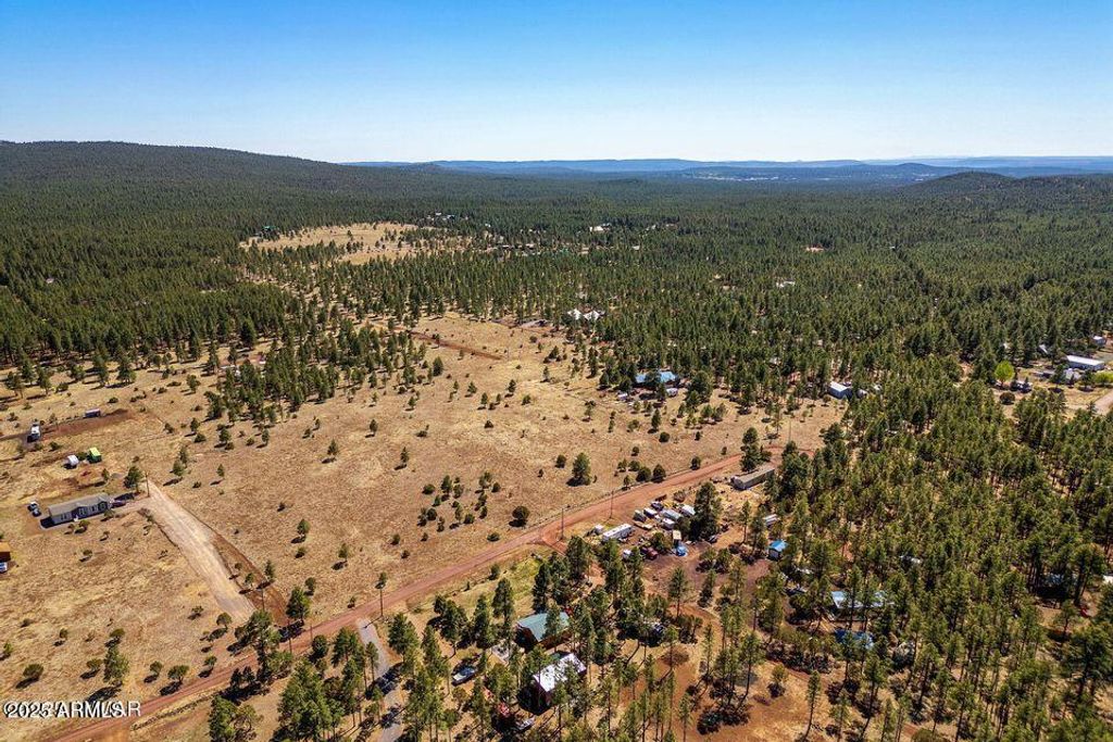 Image 2 of property listing at 9321 MOUNTAIN MEADOW Lane -, Lakeside, AZ 85929