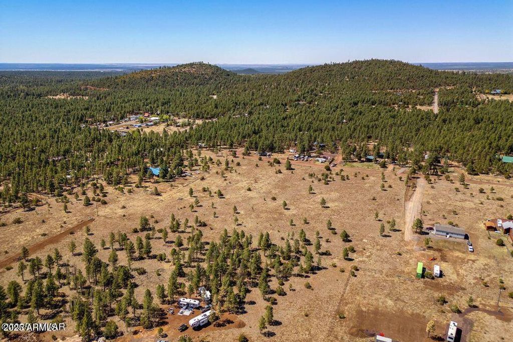 Image 3 of property listing at 9321 MOUNTAIN MEADOW Lane -, Lakeside, AZ 85929