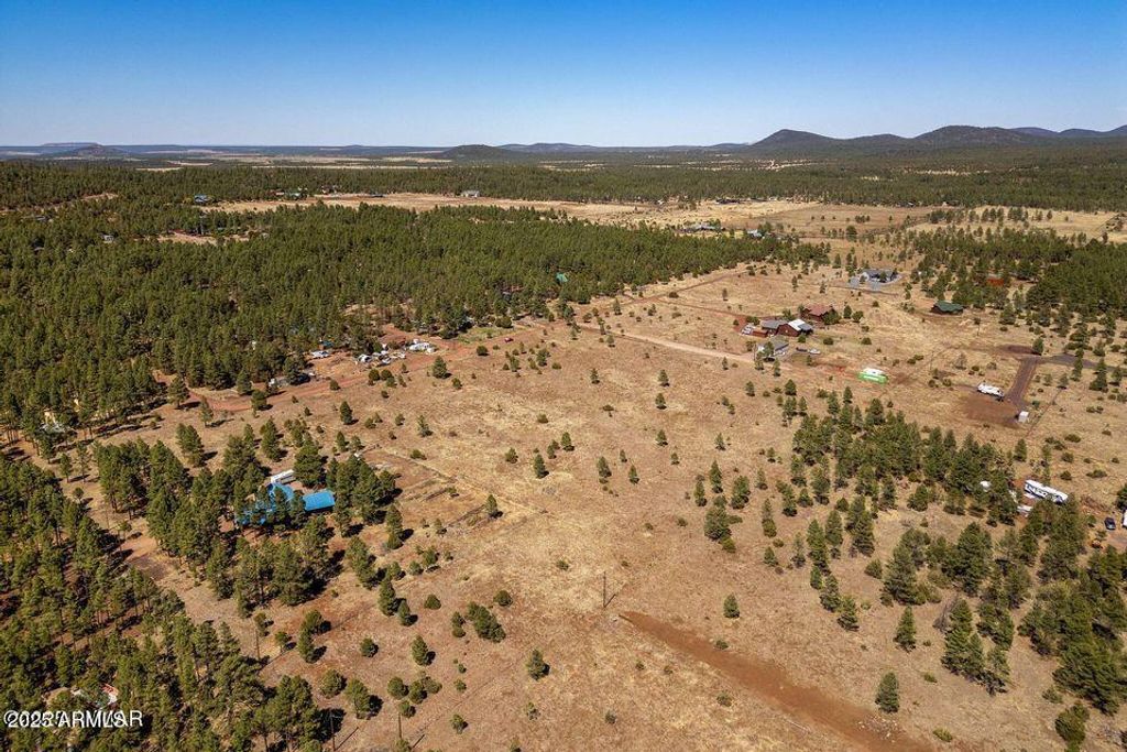 Image 4 of property listing at 9321 MOUNTAIN MEADOW Lane -, Lakeside, AZ 85929