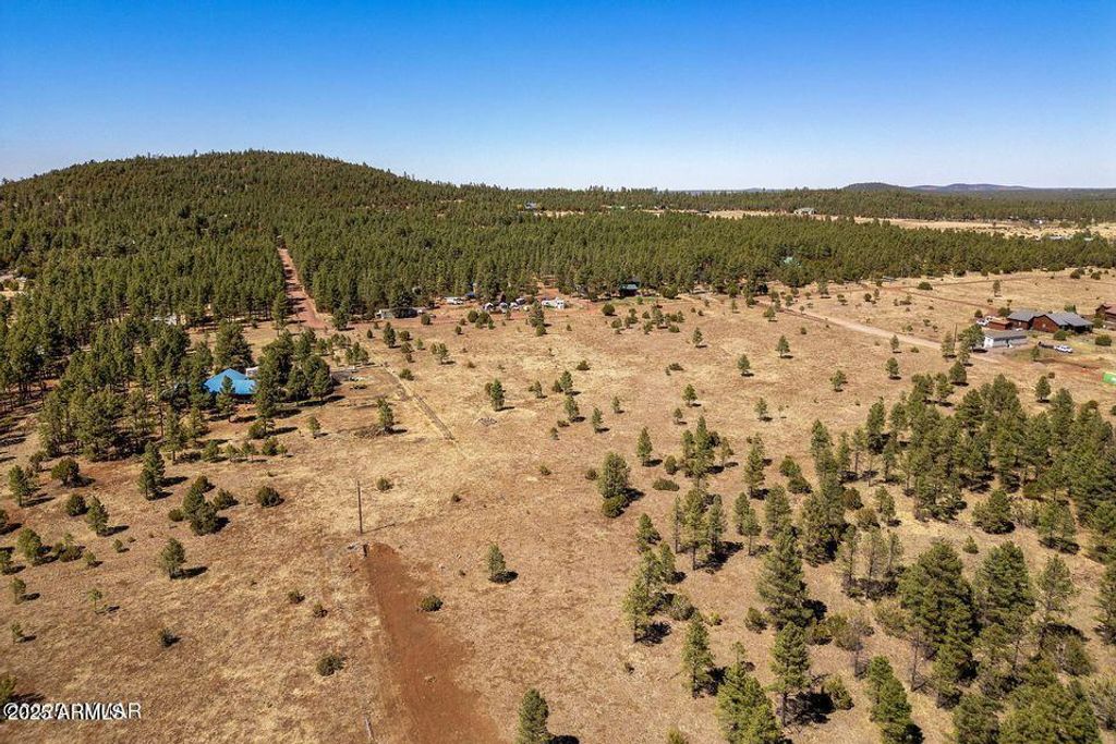Image 6 of property listing at 9321 MOUNTAIN MEADOW Lane -, Lakeside, AZ 85929