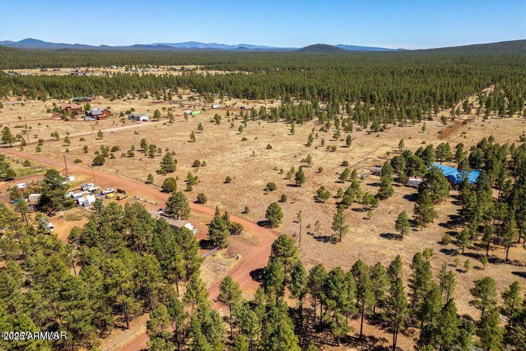 Image 8 of property listing at 9321 MOUNTAIN MEADOW Lane -, Lakeside, AZ 85929