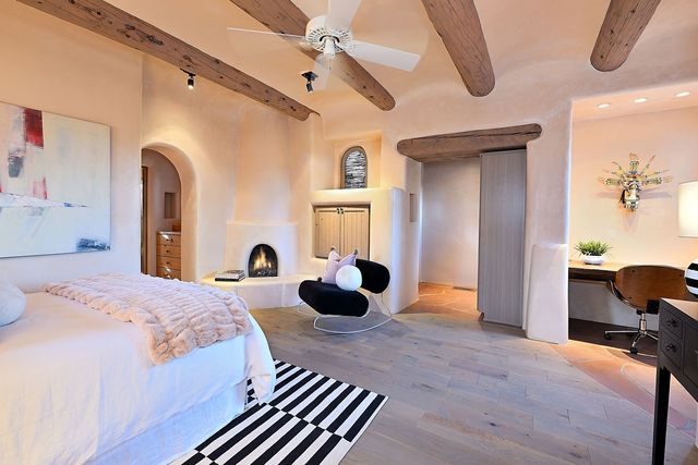 10 Plazuela Intimo, Santa Fe, NM 87506